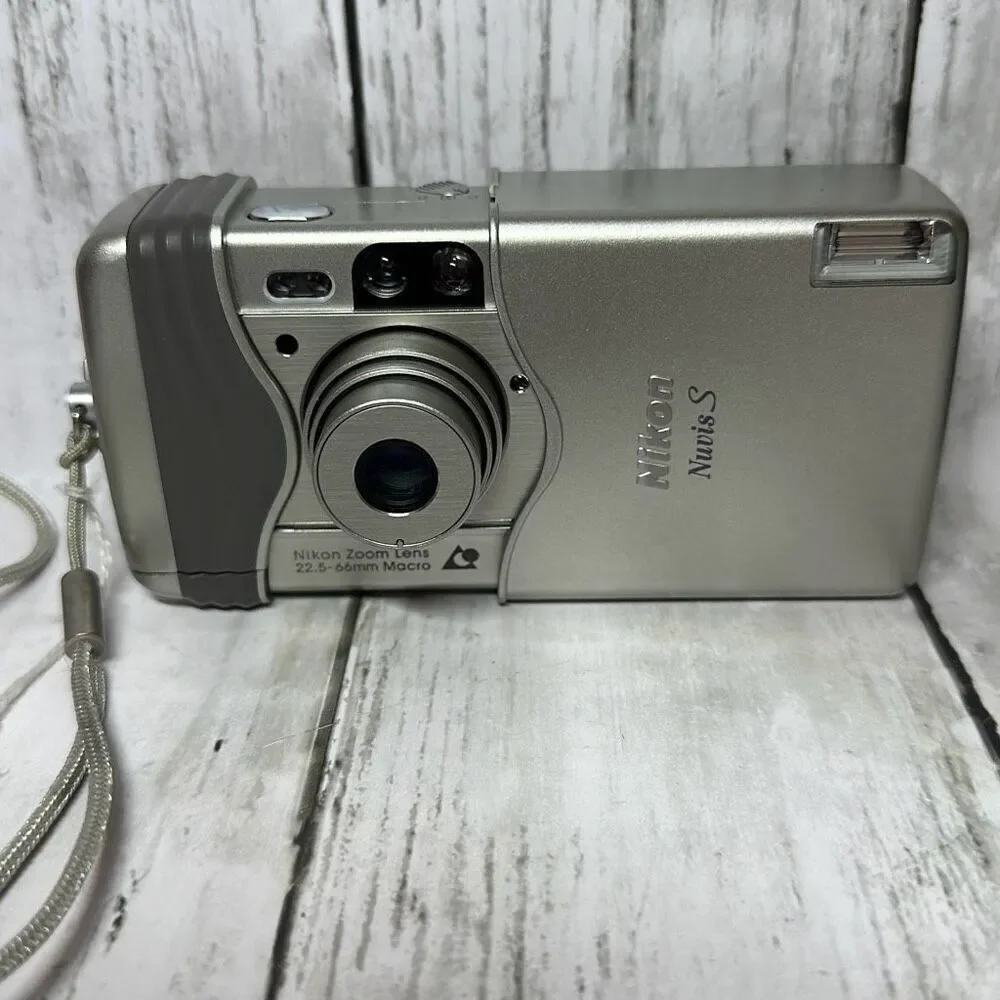 NIKON Nuvis S APS‎ Film 22.5 - 66mm Macro Camera Works Nikon Carrying Case